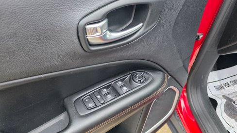 Used 2019 Jeep Compass Limited image 23