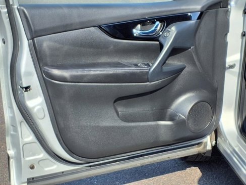 Used 2022 Nissan Rogue Sport SL image 15