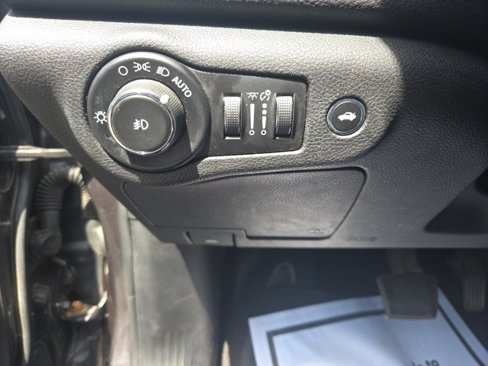 Used 2015 Chrysler 200 S image 20