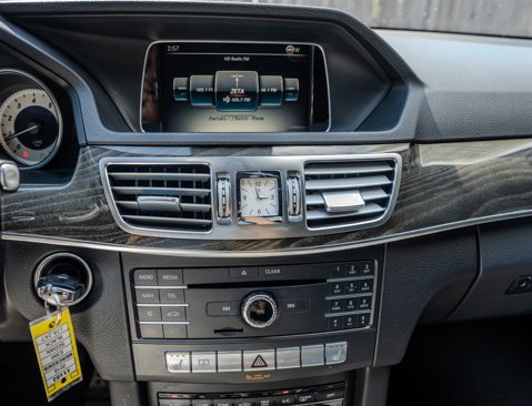 Used 2016 Mercedes-Benz E 350 Sedan image 20