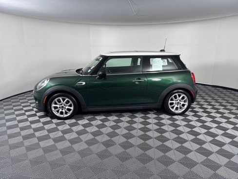 Used 2019 MINI Cooper 2-Door Hardtop image 2