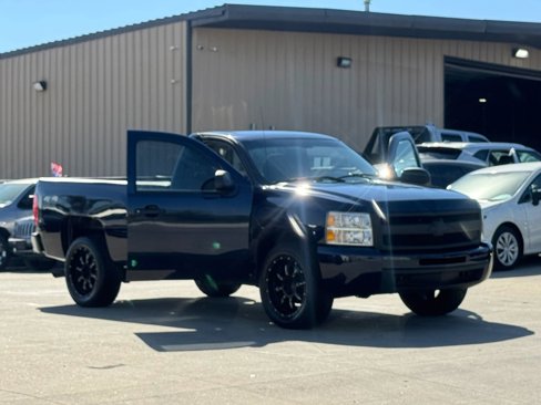 Used 2010 Chevrolet Silverado 1500 W/T image 19