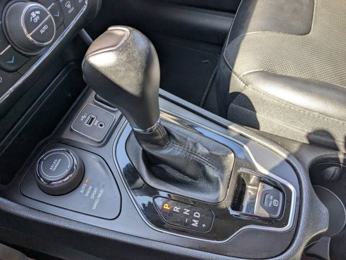Certified 2023 Jeep Cherokee Altitude Lux image 24