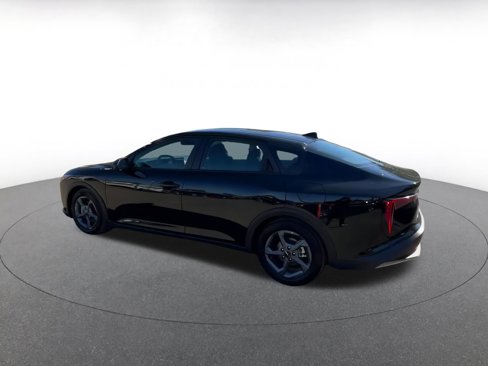 Used 2025 Kia K4 LXS image 10