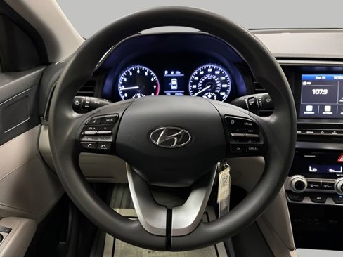 Used 2020 Hyundai Elantra SEL image 14