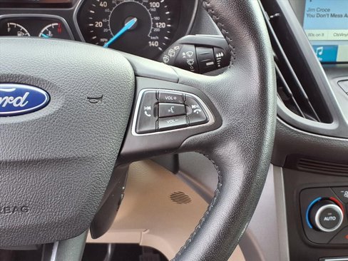 Used 2019 Ford Escape SEL image 19
