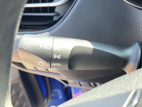 Used 2019 Toyota C-HR LE image 20