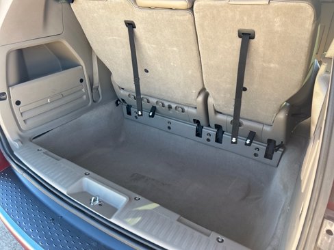 Used 2013 Chrysler Town & Country Touring image 19