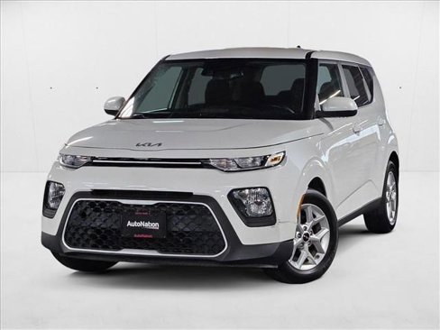 Used 2022 Kia Soul S image 1