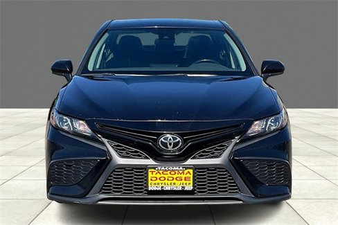 Used 2021 Toyota Camry SE image 3