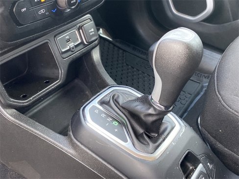 Used 2021 Jeep Renegade Latitude w/ Convenience Group image 17