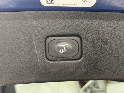 Used 2020 Ford Edge Titanium image 15