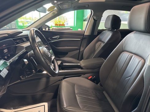 Used 2021 Audi e-tron Premium w/ Convenience Plus Package image 6