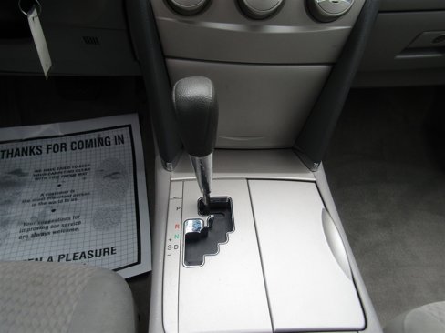 Used 2010 Toyota Camry image 28