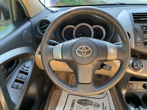 Used 2011 Toyota RAV4 2WD image 15