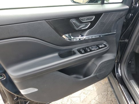Certified 2022 Lincoln Corsair AWD w/ Premium Package image 10