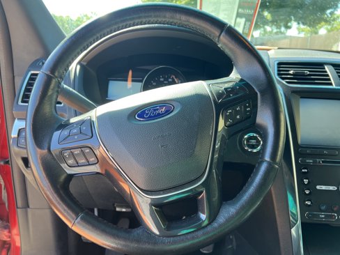 Used 2016 Ford Explorer Limited image 16