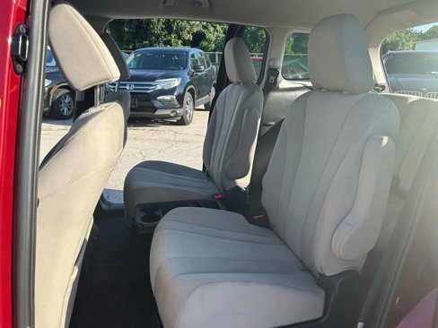Used 2015 MAZDA MAZDA5 Sport image 13