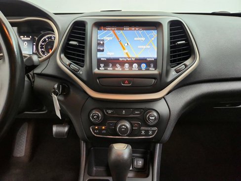 Used 2017 Jeep Cherokee Latitude image 20