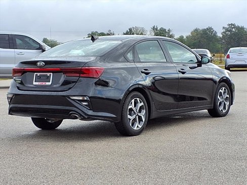 Used 2019 Kia Forte LXS image 2