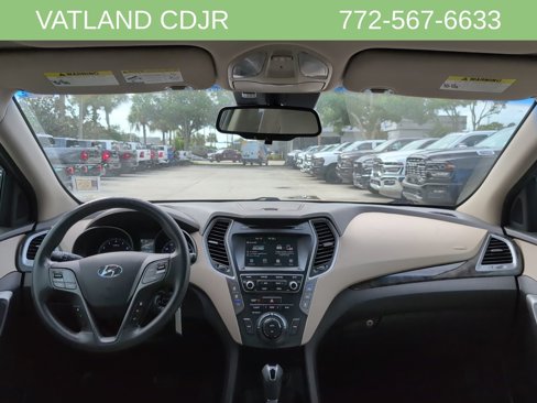 Used 2017 Hyundai Santa Fe SE image 10