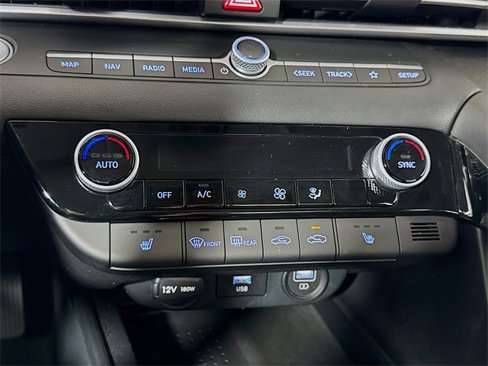 Used 2023 Hyundai Elantra SEL w/ Convenience Package image 20