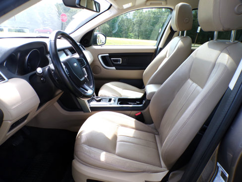 Used 2017 Land Rover Discovery Sport HSE image 36
