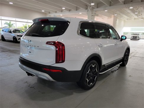 Used 2022 Kia Telluride LX image 8