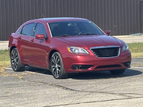 Used 2013 Chrysler 200 Limited w/ Sun/Sound Group image 2