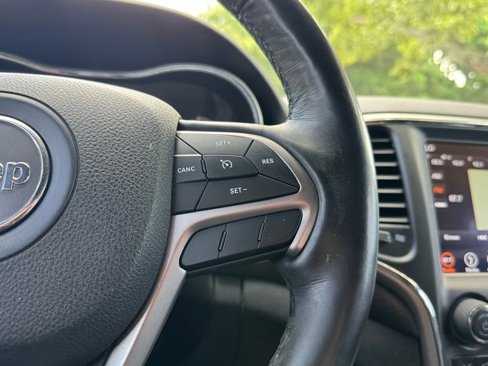 Used 2018 Jeep Grand Cherokee Altitude image 24
