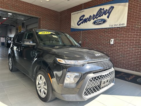 Used 2022 Kia Soul LX image 1