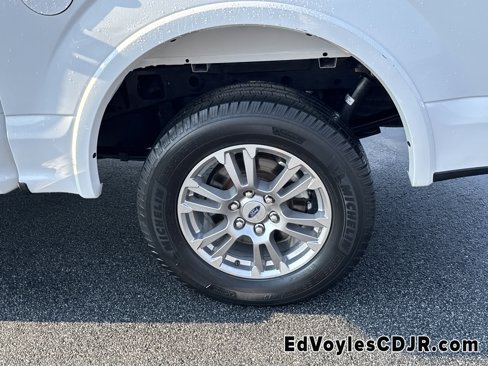Used 2020 Ford F150 Lariat image 13