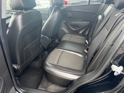 Used 2017 Chevrolet Trax LT w/ LT Convenience Package image 11