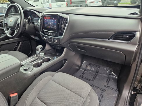 Used 2022 Chevrolet Traverse LT image 39