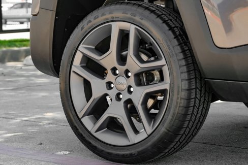 Used 2021 Jeep Renegade Latitude w/ Sun & Sound Group image 65