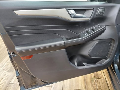 Used 2022 Ford Escape SEL w/ Technology Package image 39