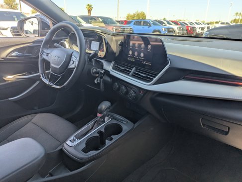 Used 2025 Chevrolet Trax RS w/ Driver Confidence Package image 9