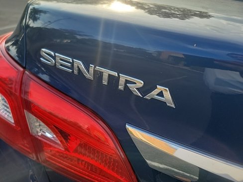 Used 2017 Nissan Sentra S image 5