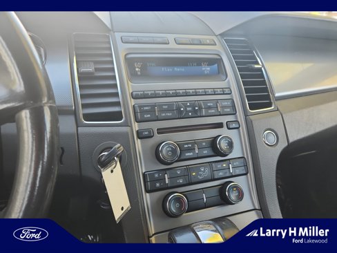 Used 2010 Ford Taurus SEL image 12