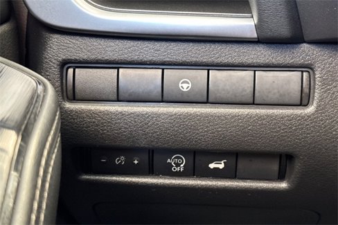 Used 2024 Nissan Rogue SV image 42