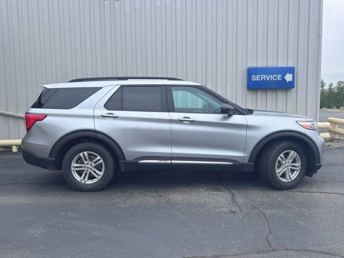 Certified 2022 Ford Explorer XLT w/ Class IV Trailer Tow Package image 10