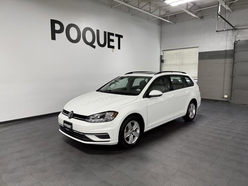 Used 2018 Volkswagen Golf SE image 2