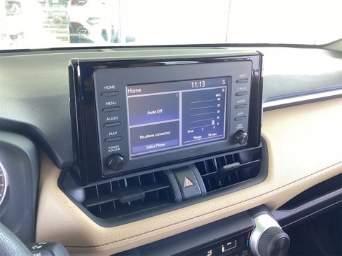 Used 2019 Toyota RAV4 LE image 13