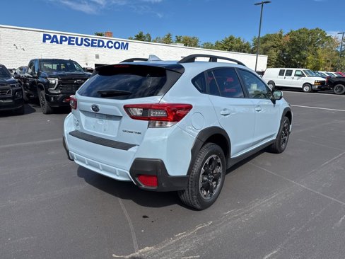 Used 2022 Subaru Crosstrek 2.0i Premium image 3