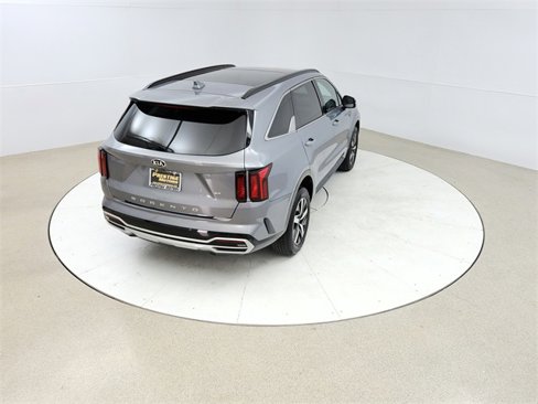 Used 2021 Kia Sorento EX w/ Panoramic Sunroof Package image 18