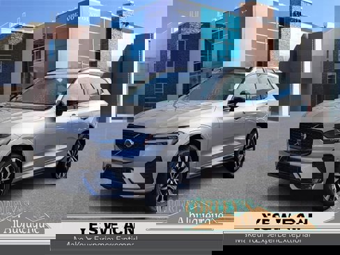 Certified 2025 Volvo XC60 B5 Plus image 1