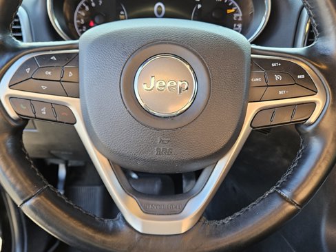 Used 2021 Jeep Grand Cherokee Laredo w/ Security & Convenience Group image 30