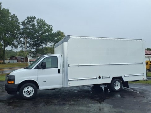 Used 2021 GMC Savana 3500 Extended w/ Power Convenience Package image 2