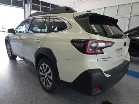 Used 2023 Subaru Outback Premium w/ Popular Package #1 image 3