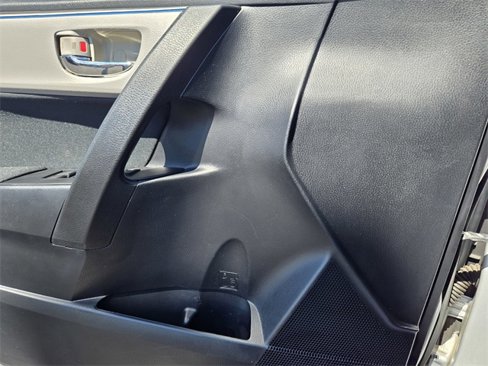 Used 2016 Toyota Corolla LE image 14